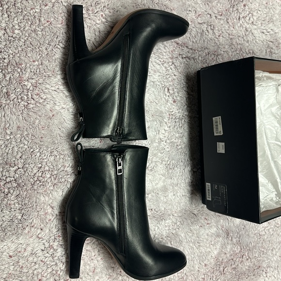 BNIB Coach Jemma Soft Calf Leather Black booties. - Picture 5 of 8